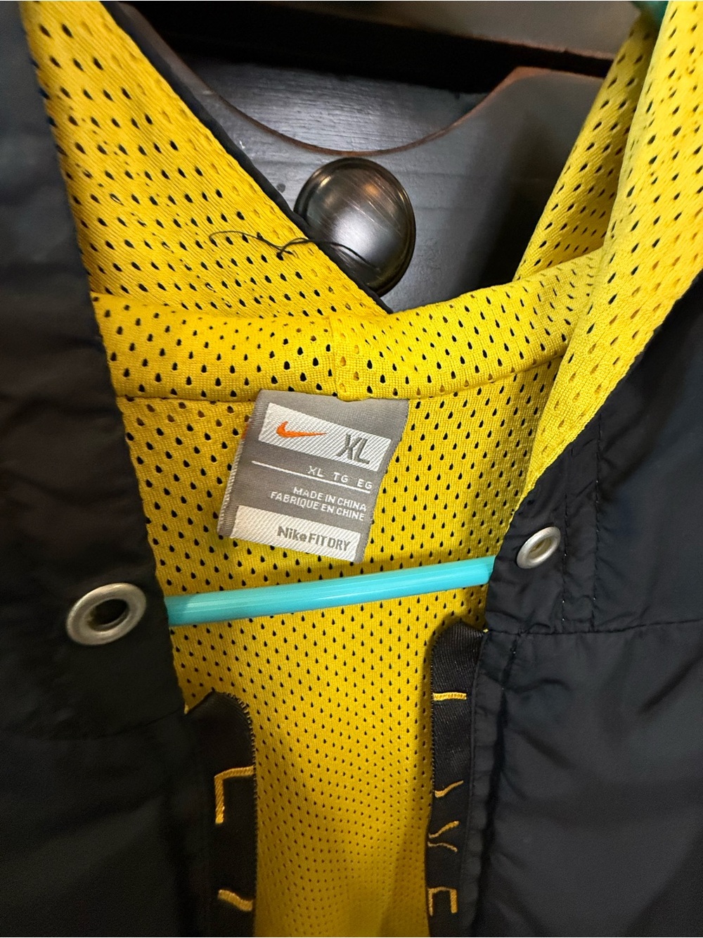 Nike Black and Yellow Livestrong Hooded Windbreaker Jacket - Picture 9 of 11
